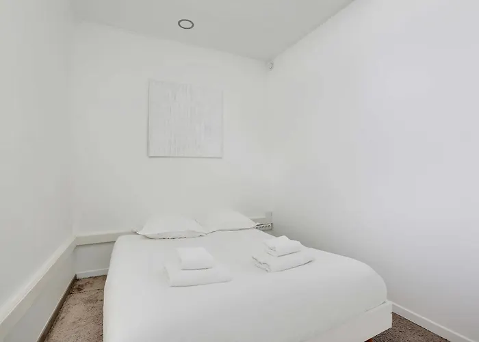 Magnificent With Ac- 3br-6p-bastille París